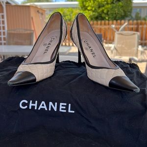 Stunning, Authentic Chanel Black & White Quilted Pumps.  Great Price, need TLC